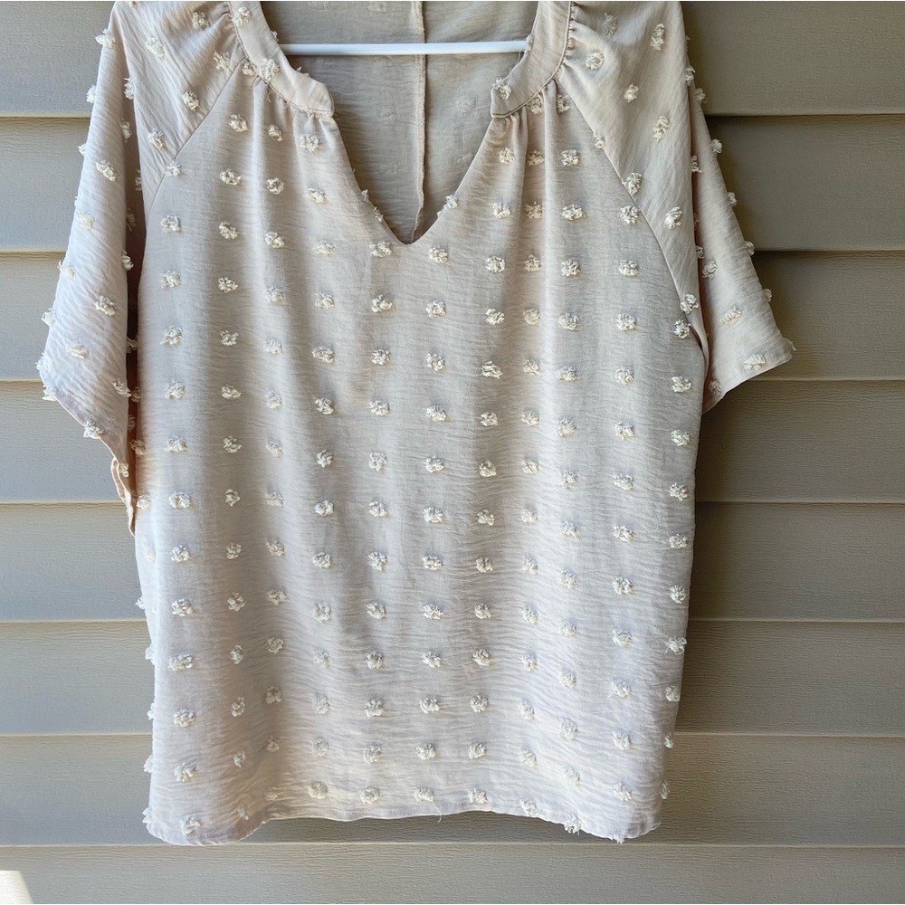 Women’s NWOT Sz-XL Flattering Casual Comfortable Top- Soft Textured Cream Color🍦